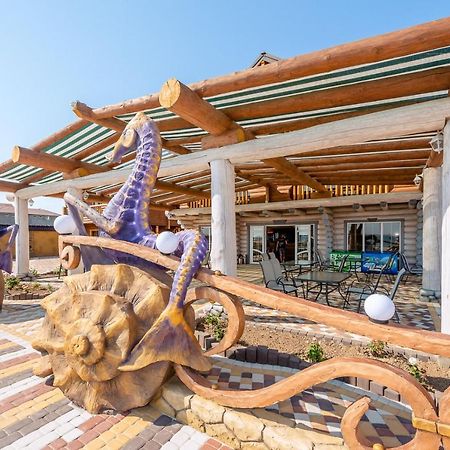 Пегас Hotel Zaliznij Port Kültér fotó