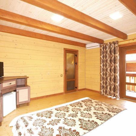 Пегас Hotel Zaliznij Port Kültér fotó