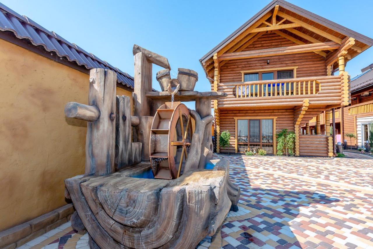 Пегас Hotel Zaliznij Port Kültér fotó