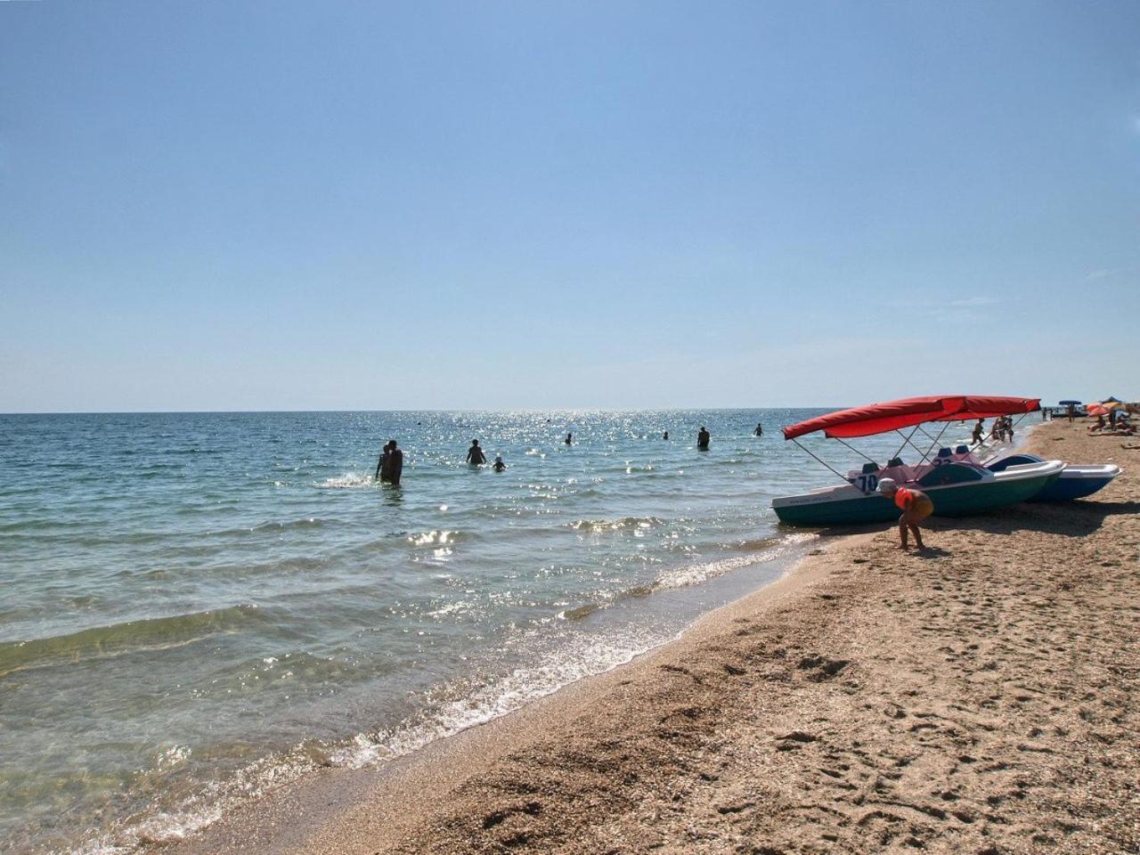 Пегас Hotel Zaliznij Port Kültér fotó