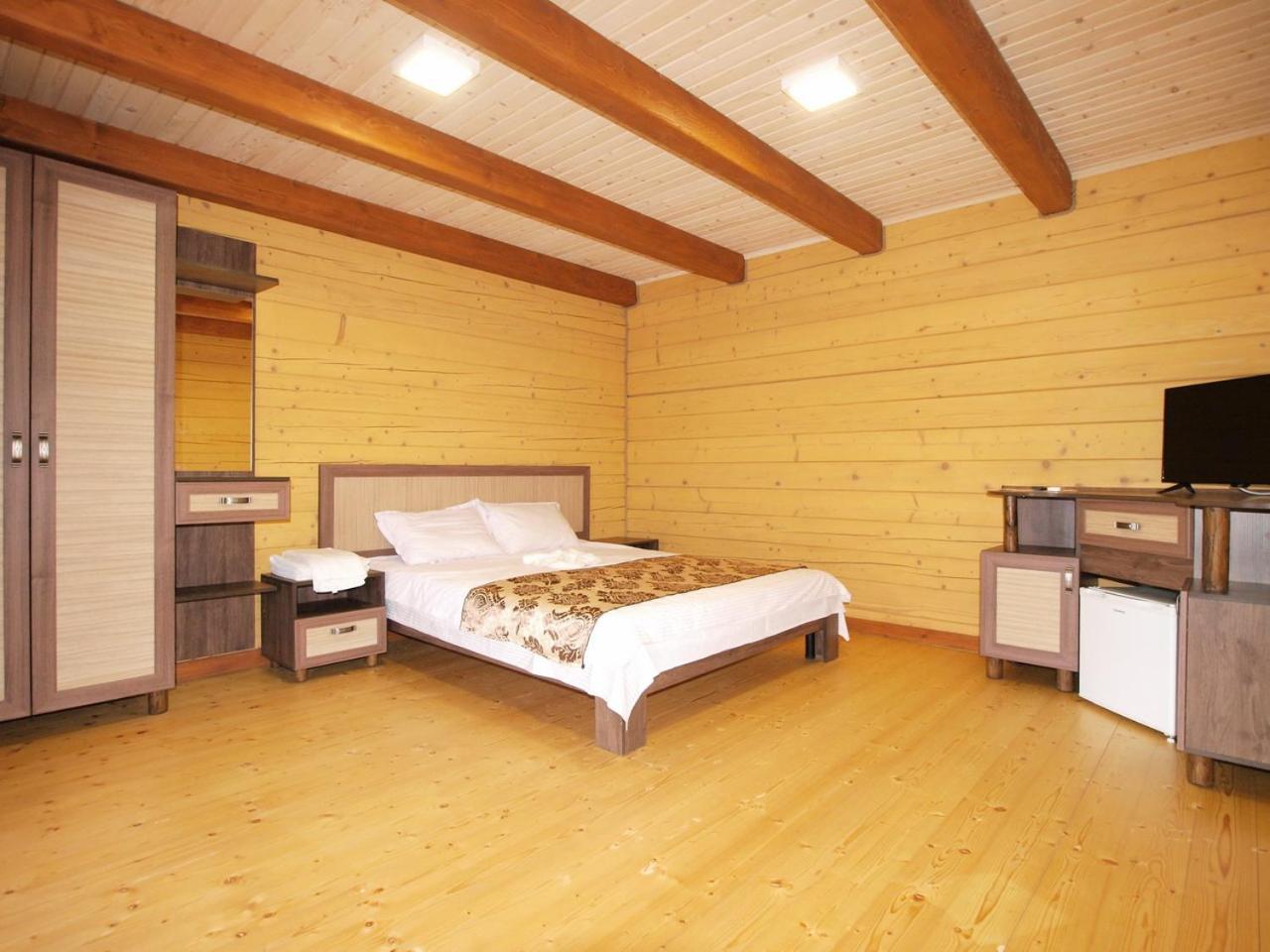 Пегас Hotel Zaliznij Port Kültér fotó