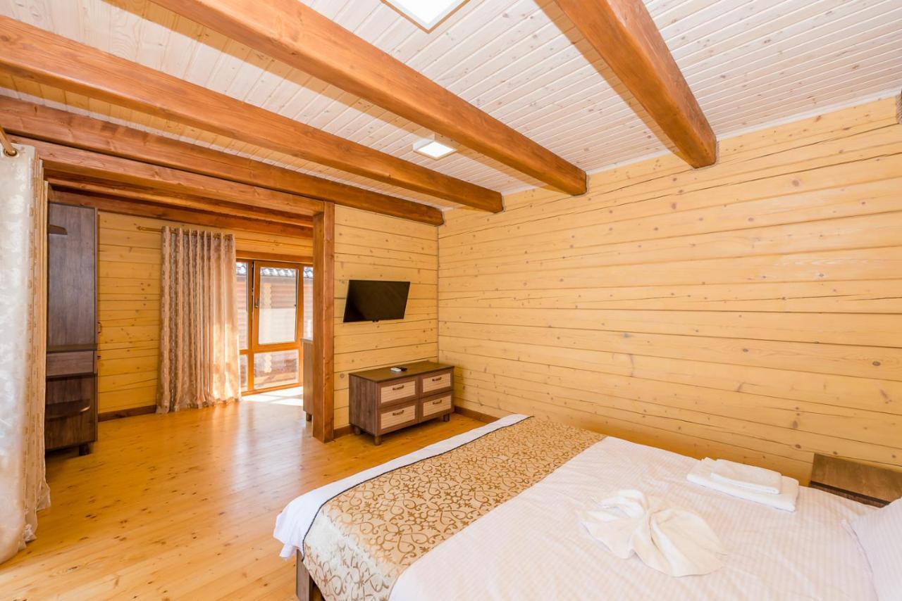 Пегас Hotel Zaliznij Port Kültér fotó