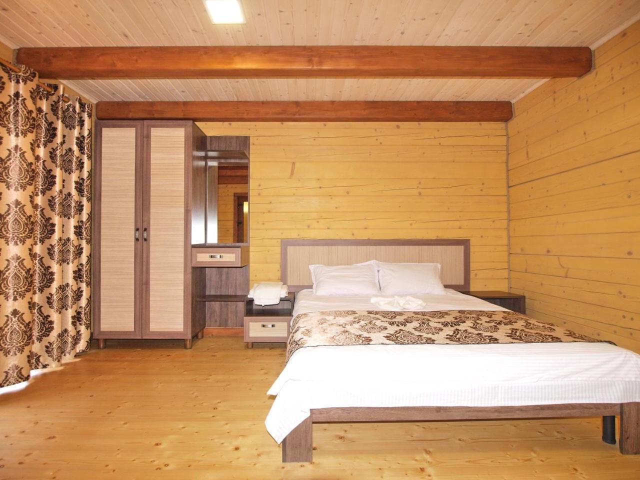 Пегас Hotel Zaliznij Port Kültér fotó