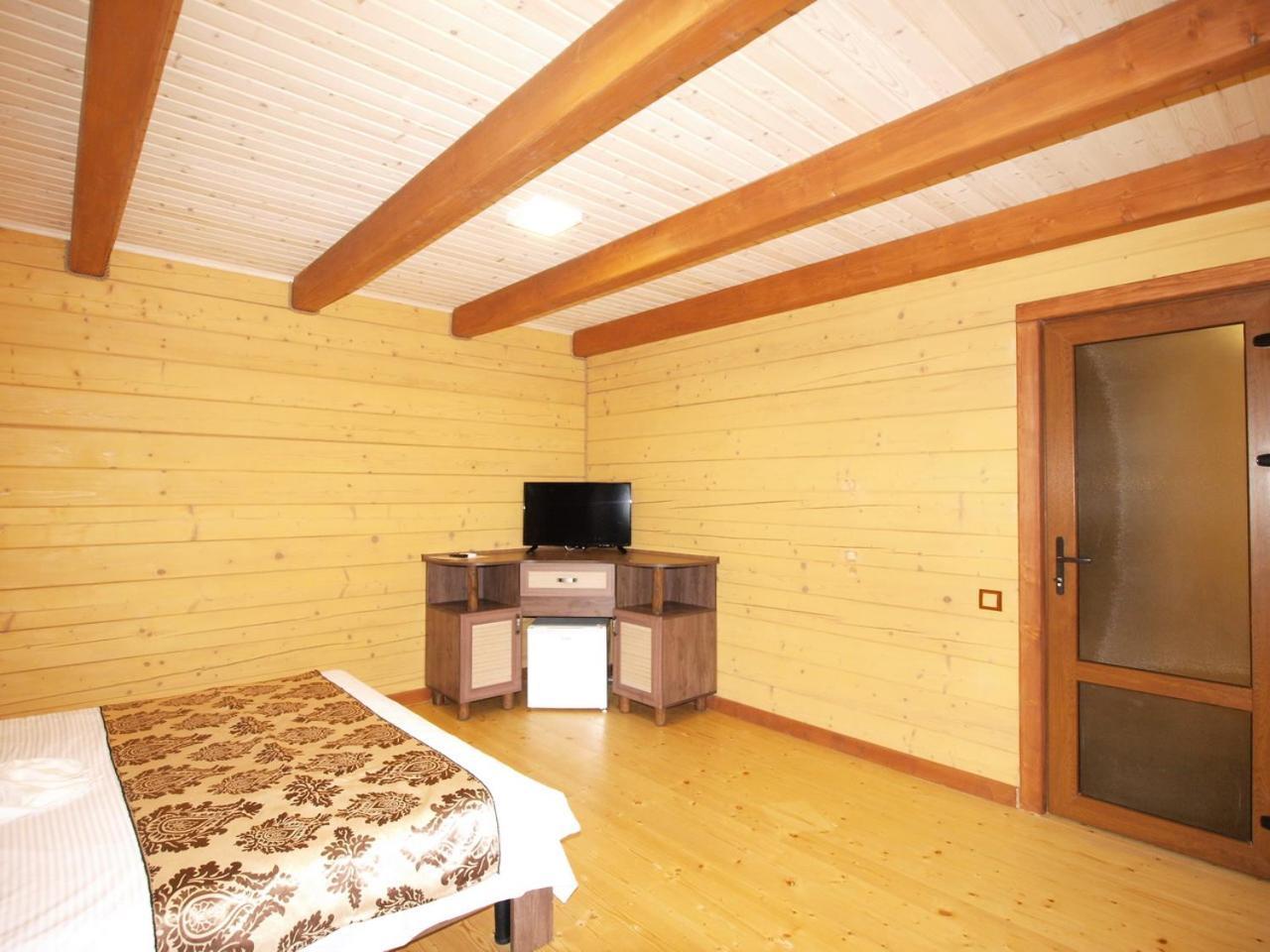 Пегас Hotel Zaliznij Port Kültér fotó