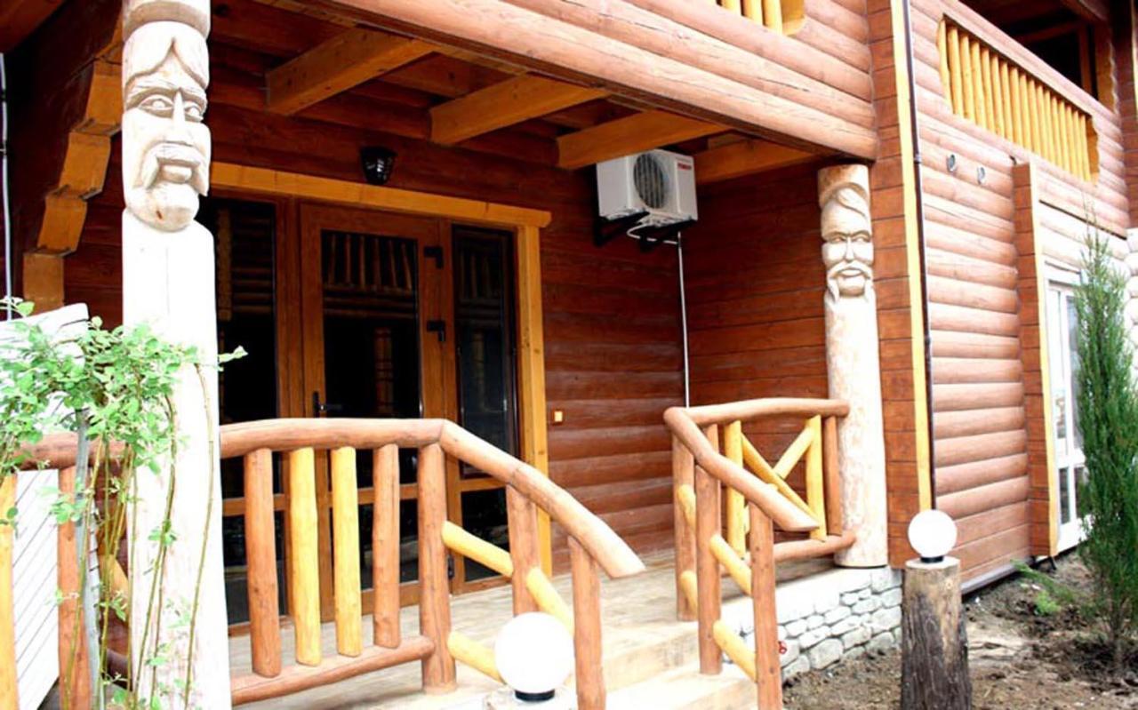 Пегас Hotel Zaliznij Port Kültér fotó