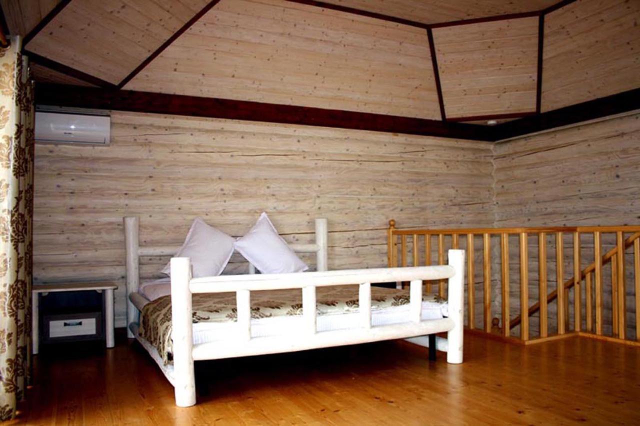 Пегас Hotel Zaliznij Port Kültér fotó
