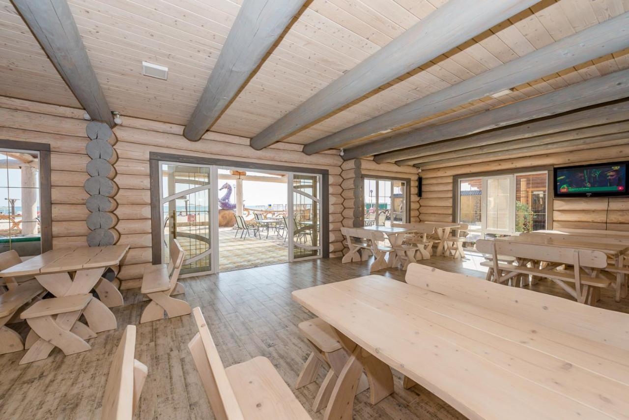 Пегас Hotel Zaliznij Port Kültér fotó